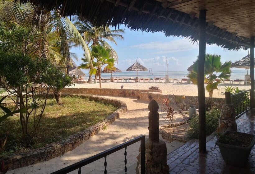 هتل Mambo Ocean Resort