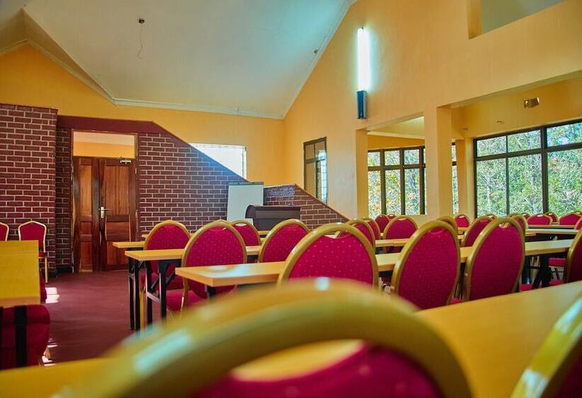 هتل Ngorongoro Corridor Lodge Karatu