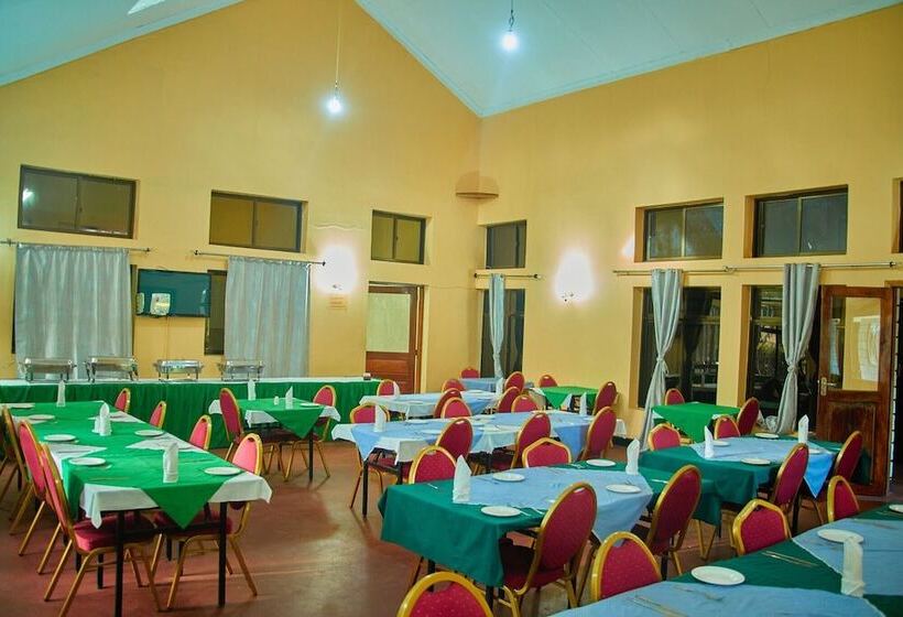 هتل Ngorongoro Corridor Lodge Karatu