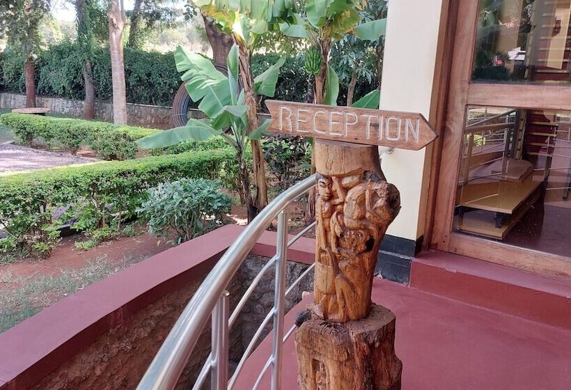 هتل Ngorongoro Corridor Lodge Karatu