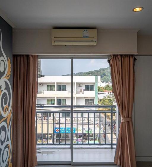 Hotel Santi White House Patong