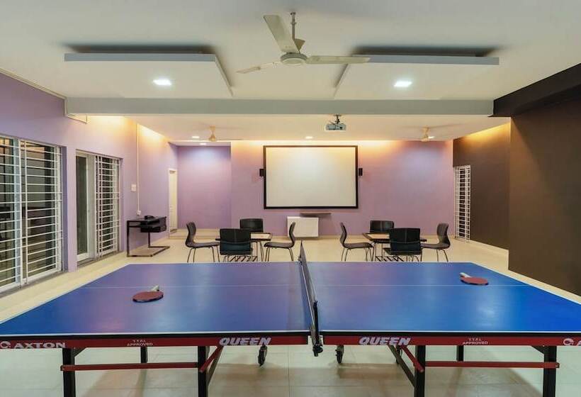 בית מלון כפרי Treebo Midvalley Residence