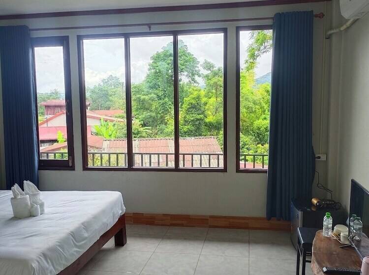 هتل Vang Vieng Champa