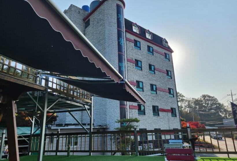 مُتل Jecheon Cheongpung Bali