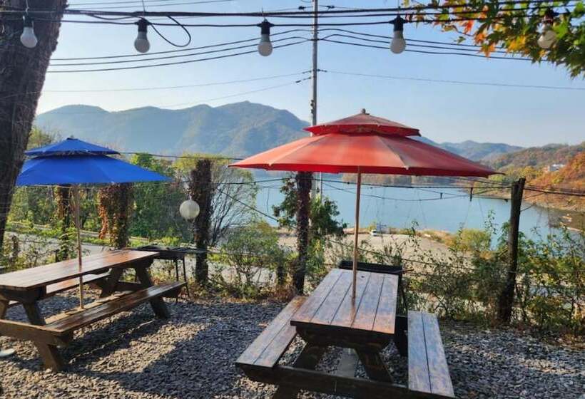 مُتل Jecheon Cheongpung Bali