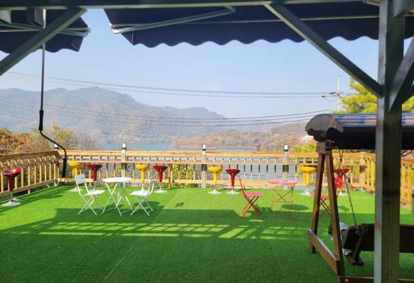 مُتل Jecheon Cheongpung Bali