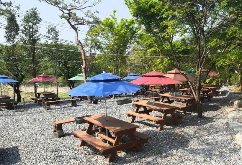 مُتل Jecheon Cheongpung Bali