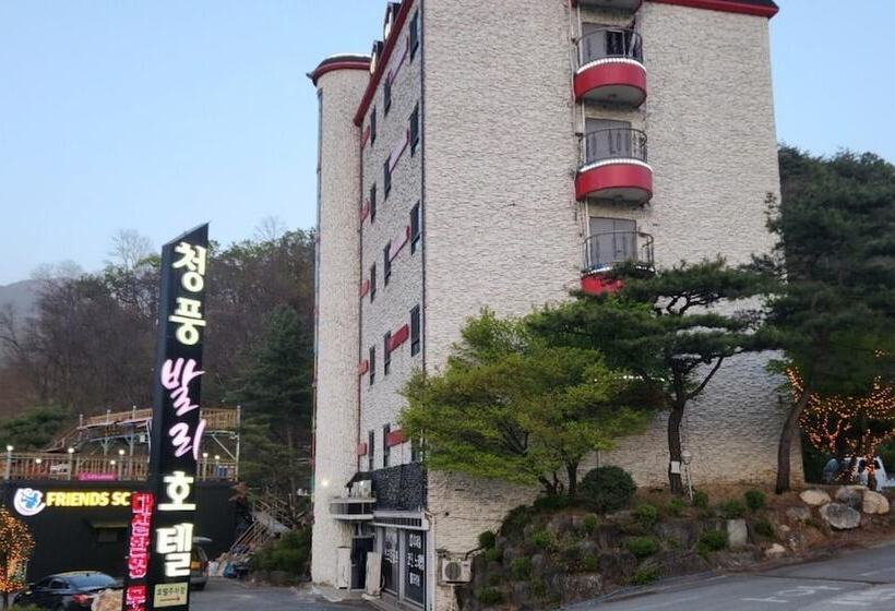 مُتل Jecheon Cheongpung Bali