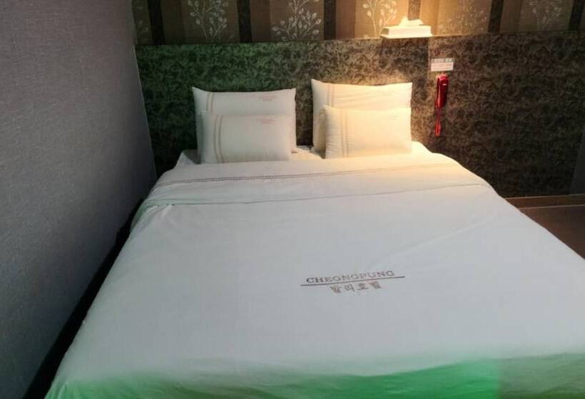 مُتل Jecheon Cheongpung Bali