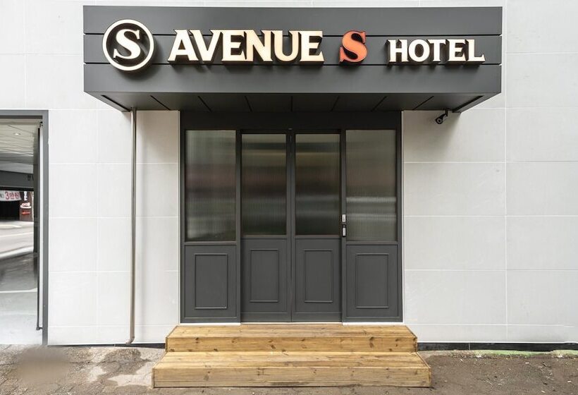 فندق على الطريق Wolgot Avenue S