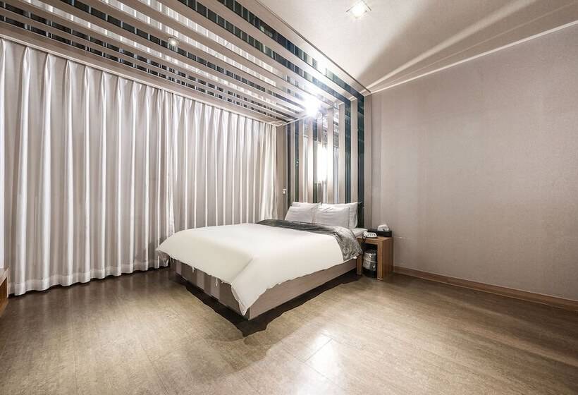 汽车旅馆  Wolgot Hotel Yeon