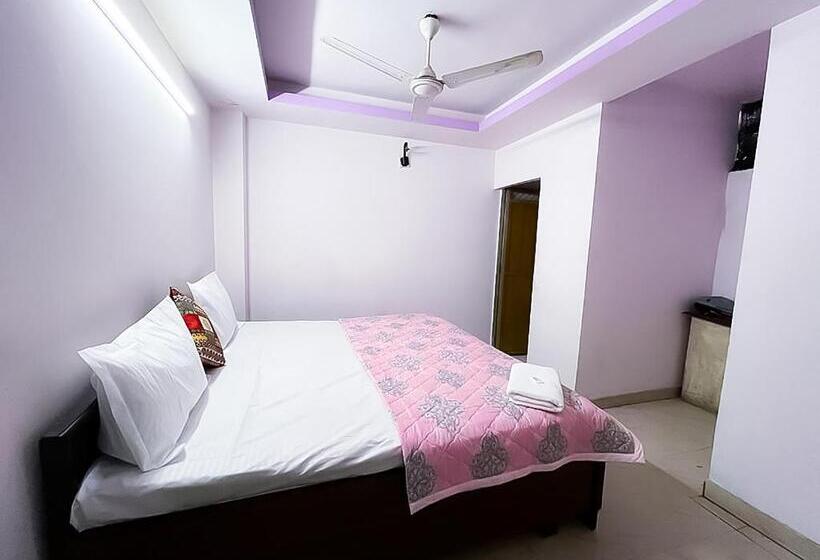 Roomshala 112 Hotel Blissbourn   Lajpat Nagar
