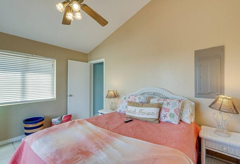 Little Gasparilla Island Paradise: Walk To Beach!