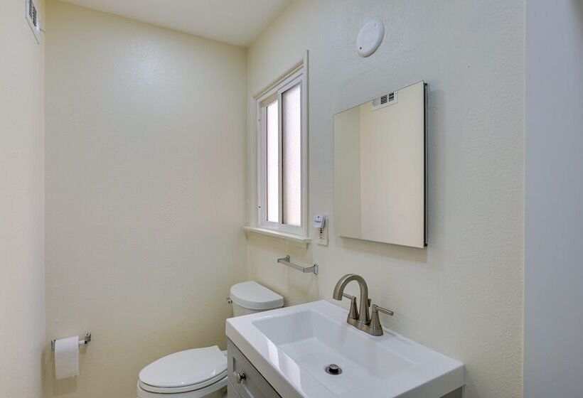 Centrally Located Retreat: 5 Mi To San Diego Zoo!