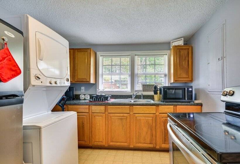 Charming Lexington Home   2 Mi To Downtown!