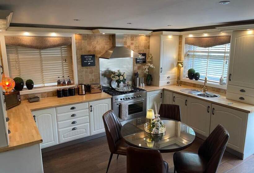 Cosy Cottage    2 Bed High End Cottage In Bawtry