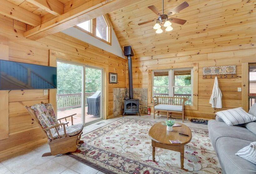 Deck, Grill & Fire Pit: Blue Ridge Mountain Cabin!