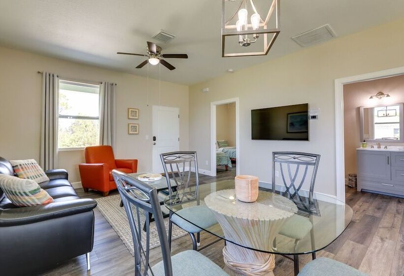 Englewood Home W/ Screened Porch ~ 6 Mi To Beach!