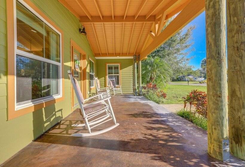 Pet Friendly Fort Pierce Home W/ Screened Porch!