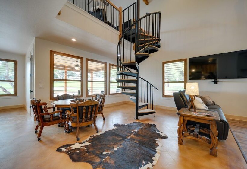 Horseshoe Bay Resort Home ~ 6 Mi To Lake Lbj!