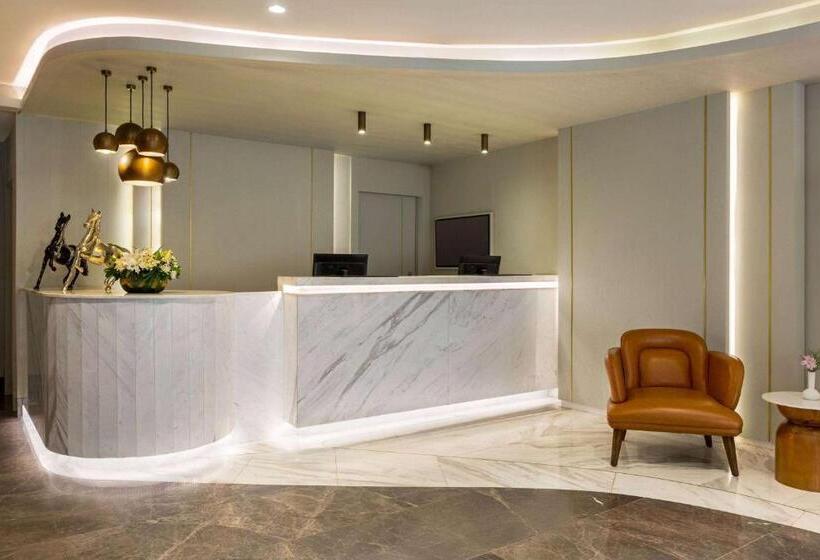 هتل Days Inn By Wyndham Istanbul Bomonti