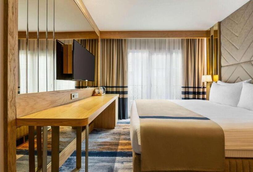 هتل Days Inn By Wyndham Istanbul Bomonti