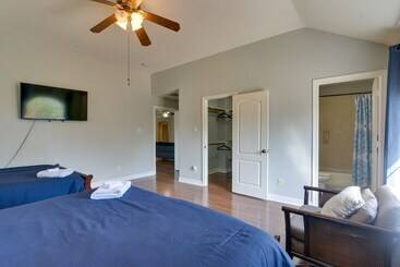 Elegant Houston Home W/ Gazebo & Game Room!