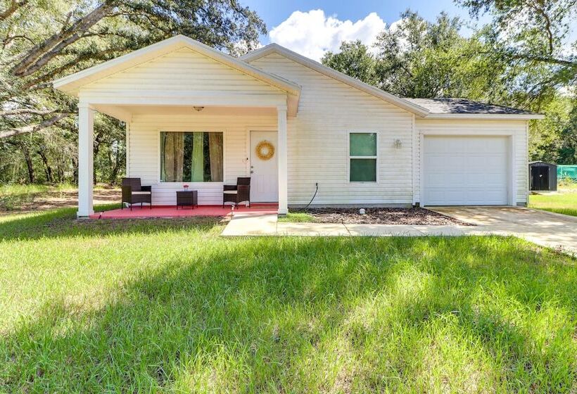 Inviting Ocklawaha Home W/ Porch: Ideal Location!