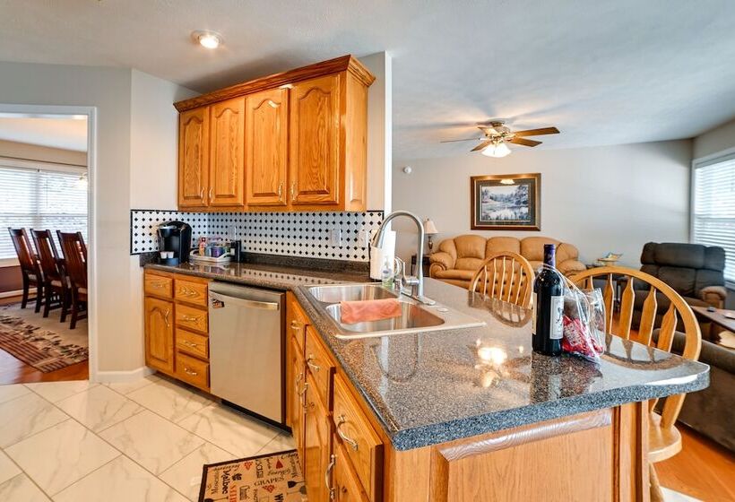 Lake Barkley Home W/ On Site Beach: Boat + Swim!