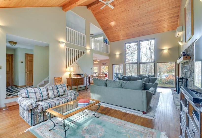 Lakefront Maryland Home   Deck, Grill & Pool Table