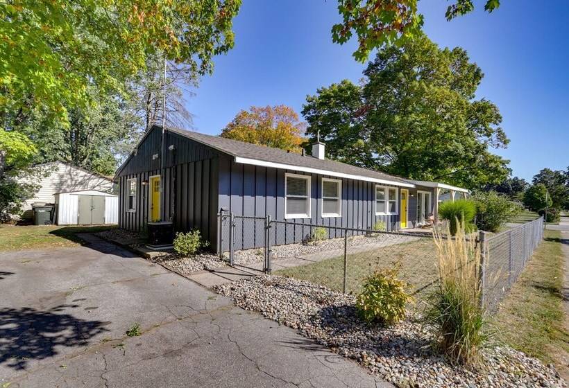 Lovely South Bend Home ~ 3 Mi To Dtwn & Notre Dame