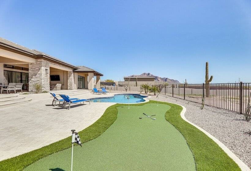 Luxurious Desert Oasis: Fireplace & Private Pool!