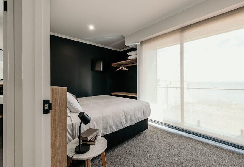 Met Apartments