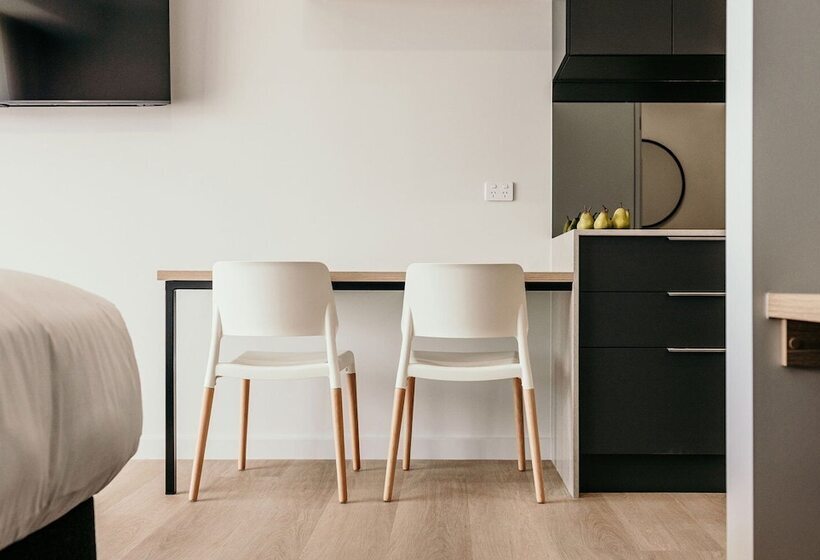 Met Apartments
