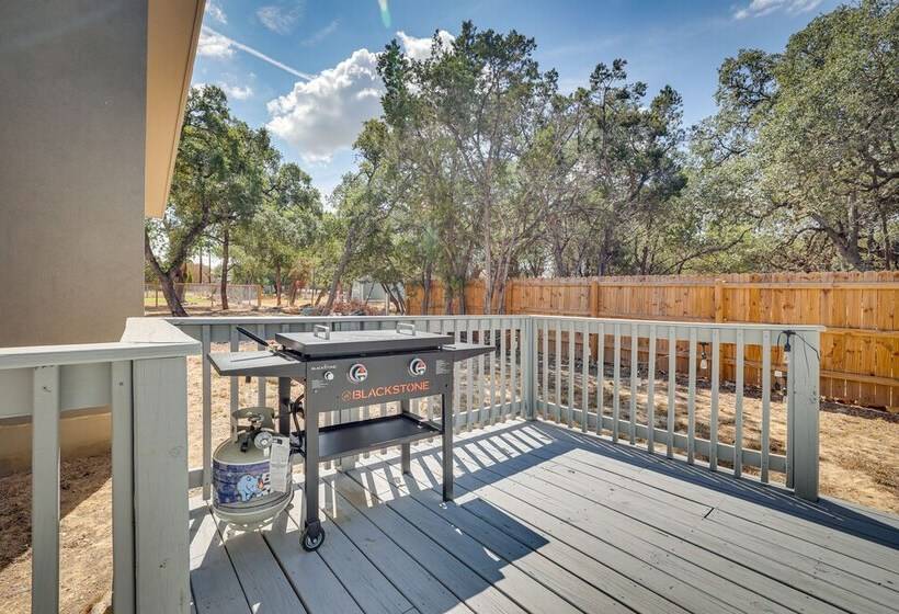Modern Canyon Lake Vacation Home W/ Furnished Deck