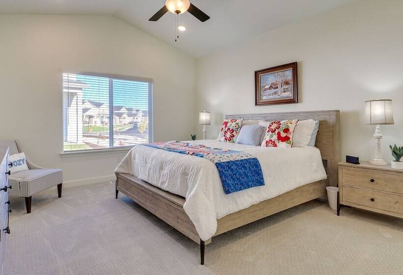 Modern Farmhouse In Herriman W/ Mountain Views!