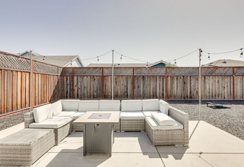 Modern Santa Rosa Retreat   Close To Wineries!
