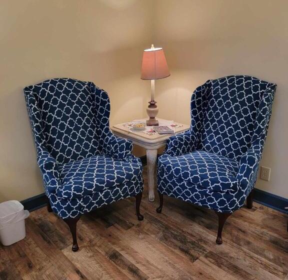 Moonlight Manor Bed And Breakfast