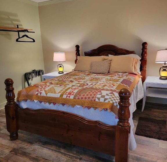 Moonlight Manor Bed And Breakfast