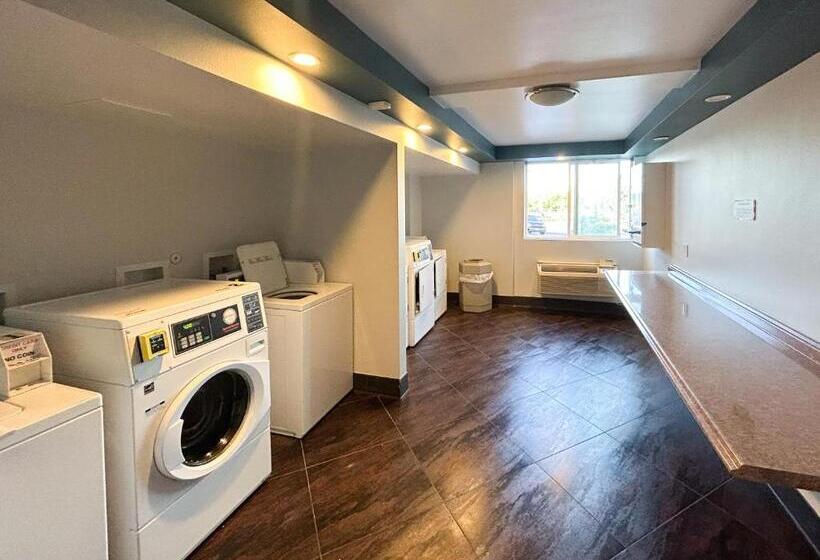 مُتل Studio 6 Suites Carson, Ca