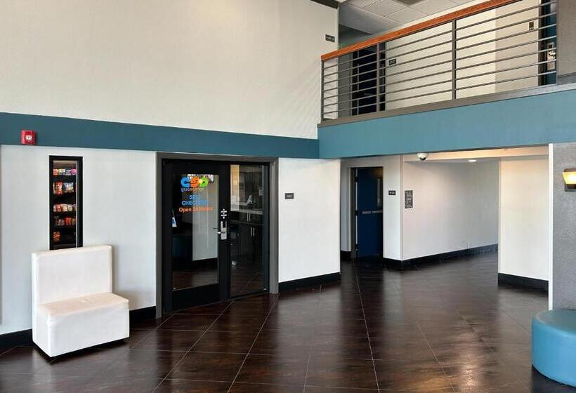 مُتل Studio 6 Suites Carson, Ca