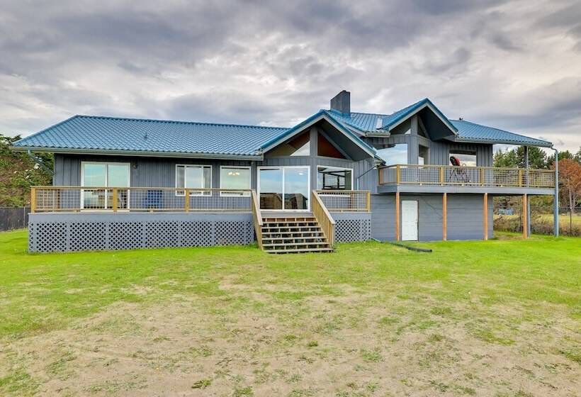 Oceanfront Port Angeles Home W/ Mountain View!