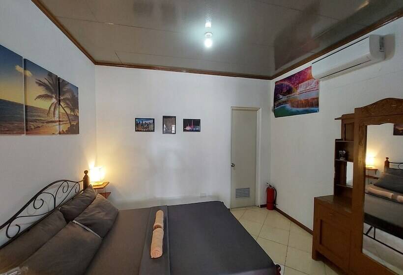 Ohlala Hostel