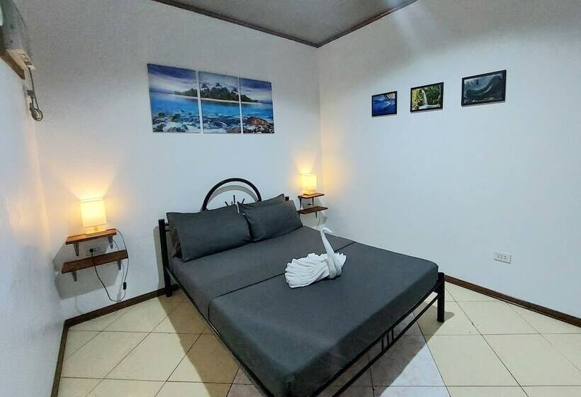 Ohlala Hostel