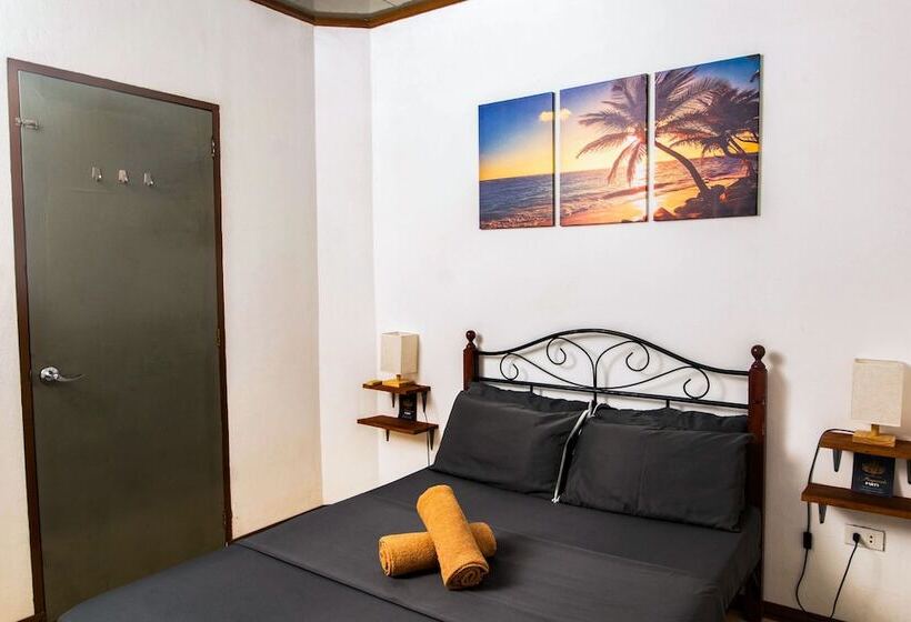 Ohlala Hostel
