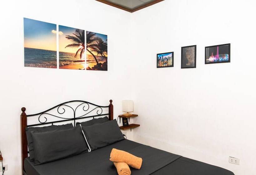 Ohlala Hostel