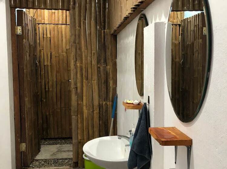 Ohlala Hostel