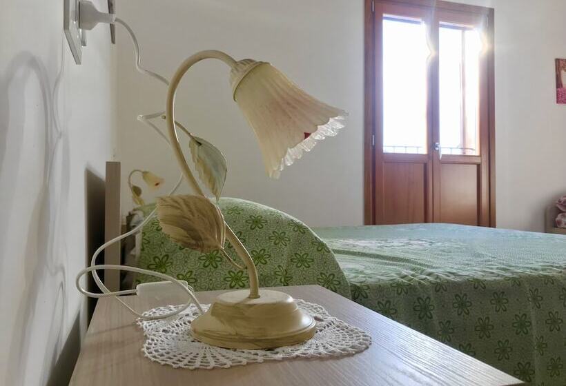 ペンション I 3 Falchi Bed & Breakfast