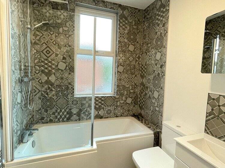 پانسیون Lovely Comfortable 3br Property