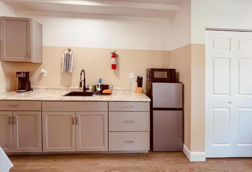 Пансион White Orchid Apartments